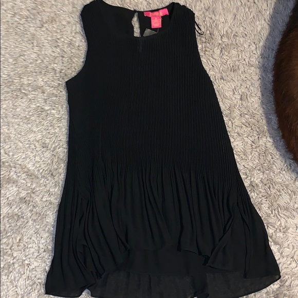 *SALE* Pleated Top Size M - Picture 4 of 7